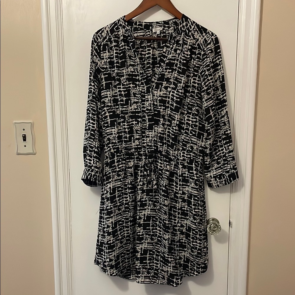 Kismet Med. Black and White Patterned Women's Dress